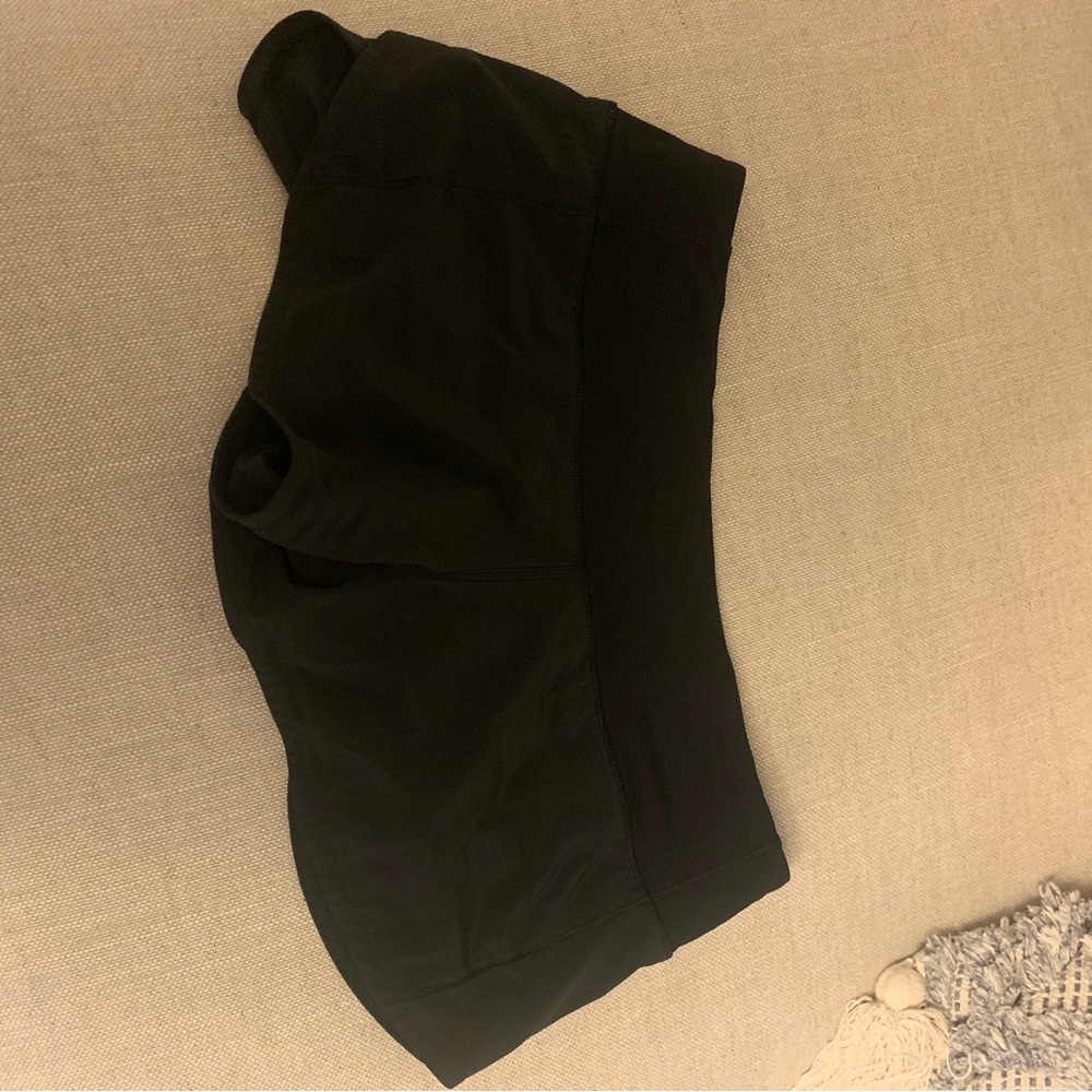 Lululemon 2.5 inch shirts